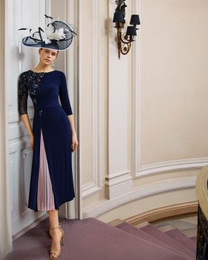 Couture Club 1G04 – Μπλε ντραπέ midi φόρεμα με ανθισμένες λεπτομέρειες & δίχρωμη πιέτα