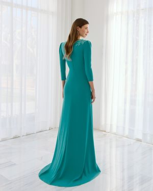 Couture Club 1G07 – Τυρκουάζ μακρύ φόρεμα με κεντημένες λεπτομέρειες και σταυρωτό μπούστο