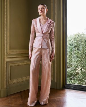 Couture Club 1G56 – Rose Gold Κοστούμι με Παγιέτες & Ρομαντική Λεπτομέρεια
