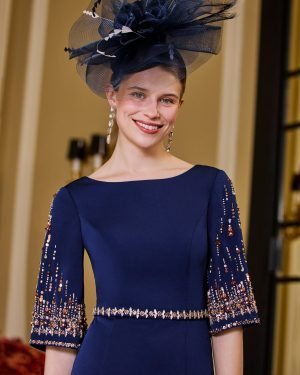 Couture Club 1G91 – Μπλε φόρεμα με κεντημένες λεπτομέρειες στα μανίκια και στη μέση