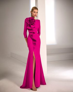 Rosa Clará Cocktail 1JN1 – Μακρύ φόρεμα με ανάγλυφο άνθος και σκίσιμο