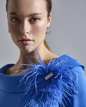 1260080A – Electric blue μίντι φόρεμα με structured peplum και feather λεπτομέρεια
