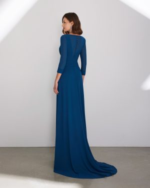 8T03 – Μακρύ μπλε φόρεμα με draped μπούστο και μανίκι 3/4