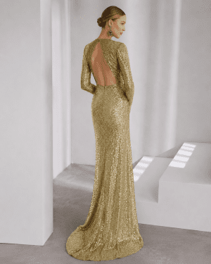 9TK3 – Gold sequin gown με ανοιχτή πλάτη